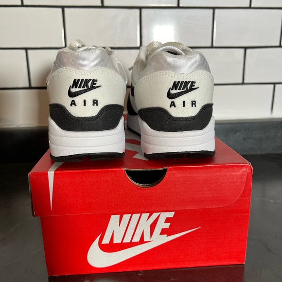 Nike Air Max 1 - Picture 5 of 11